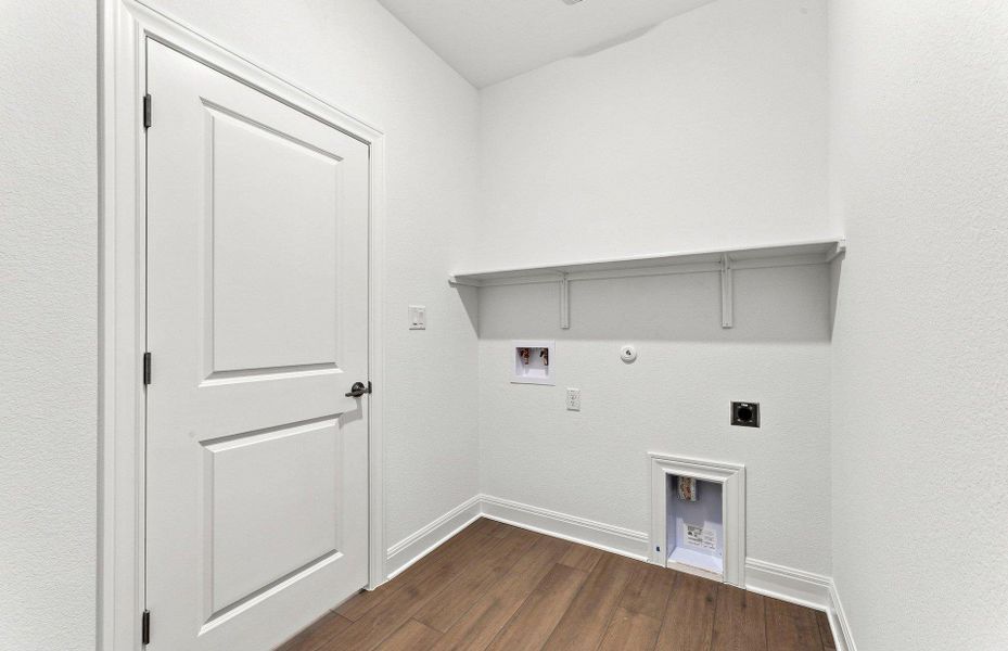 Spacious, unfurnished interior of a new home in Saddleback at Santa Rita Ranch, Liberty Hill (Image 23).