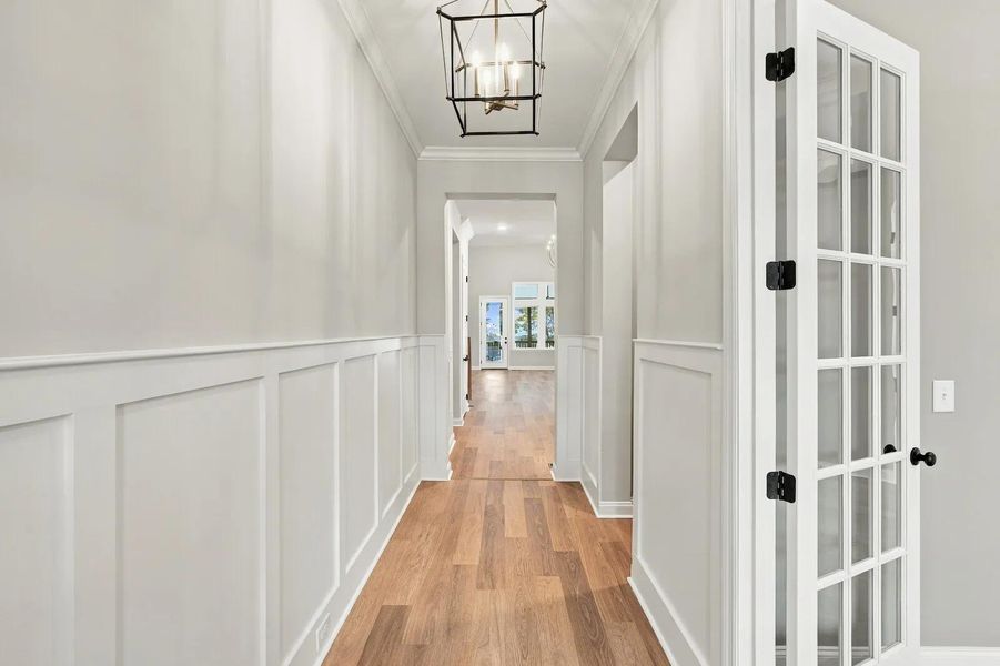 Everly E Foyer