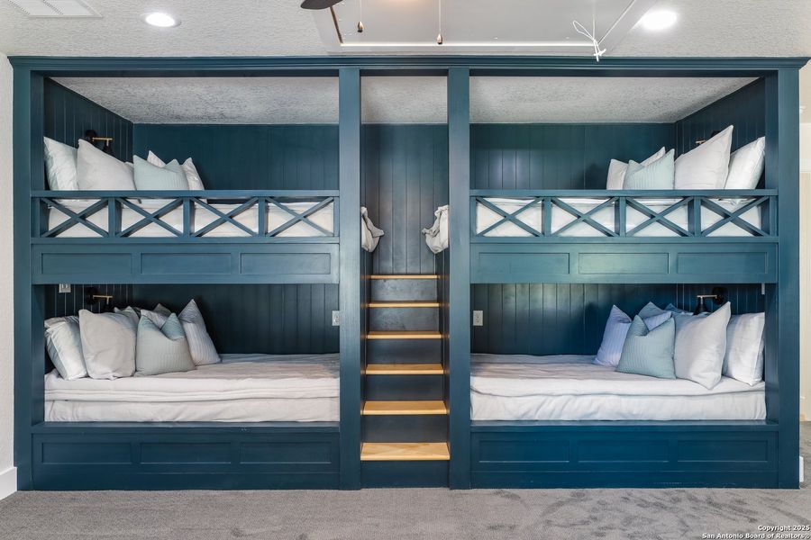 Image 25 of a home in .