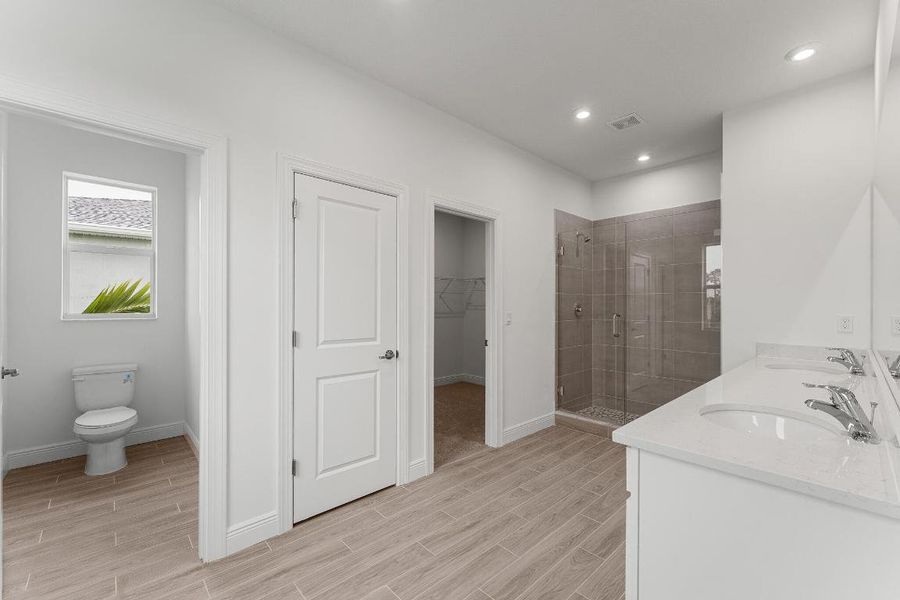 US_SEF_MARINA_LOT 24_owners bath