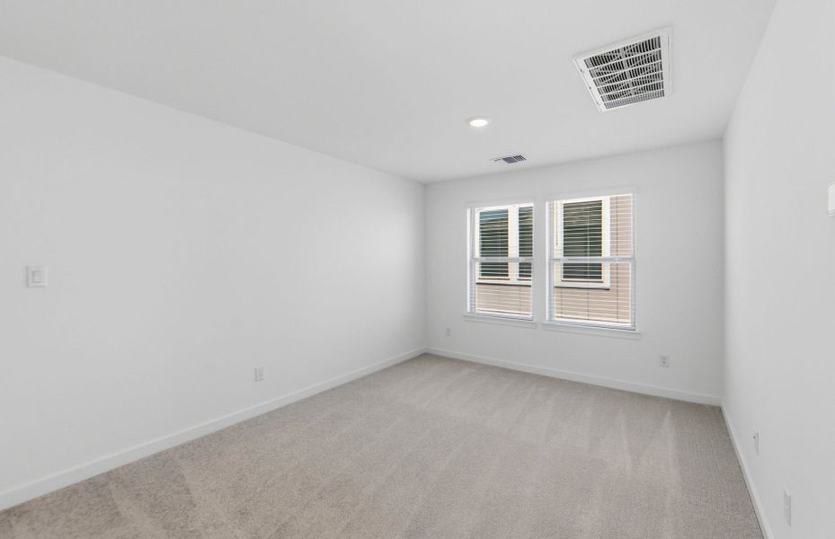 Spacious, unfurnished interior of a new home in Wolf Ranch, Georgetown (Image 36).