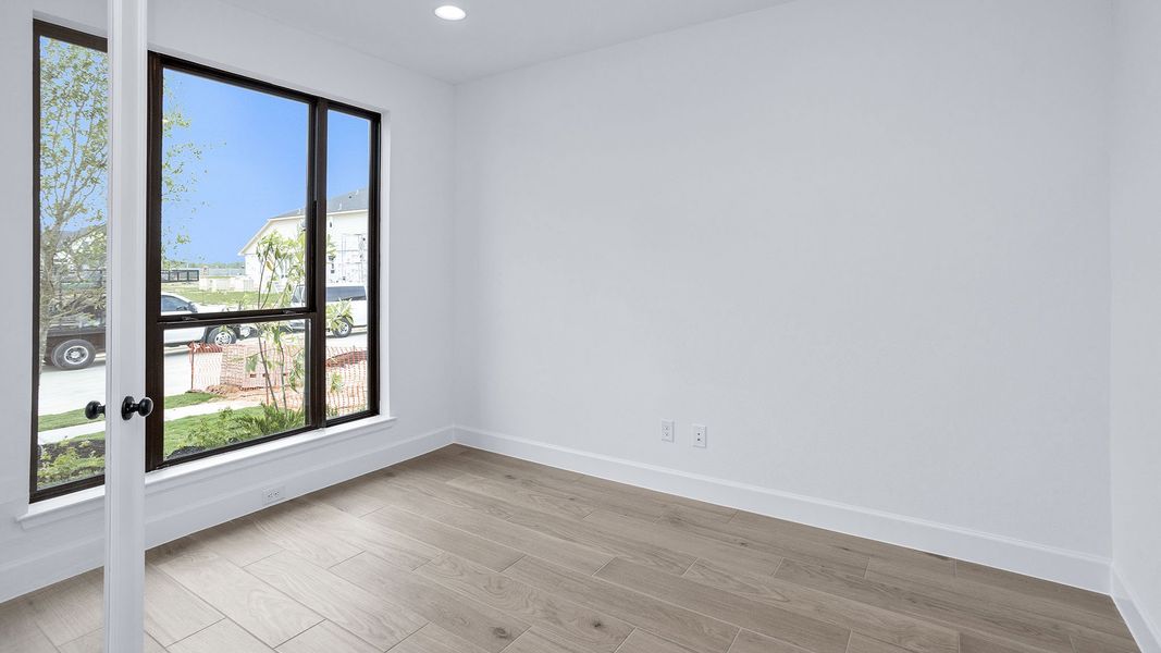 Spacious, unfurnished interior of a new home in Jubilee, Hockley (Image 11).