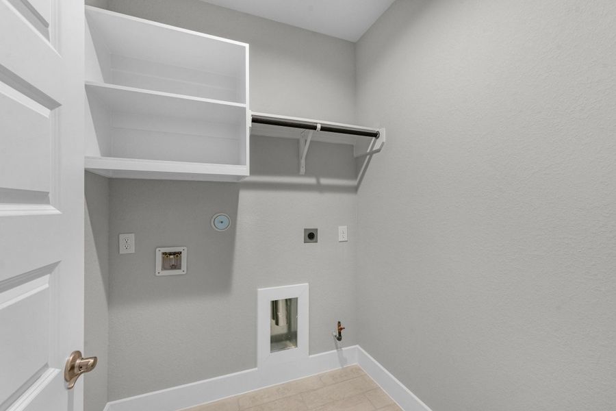 Spacious, unfurnished interior of a new home in Briarwood Crossing, Rosenberg (Image 25).