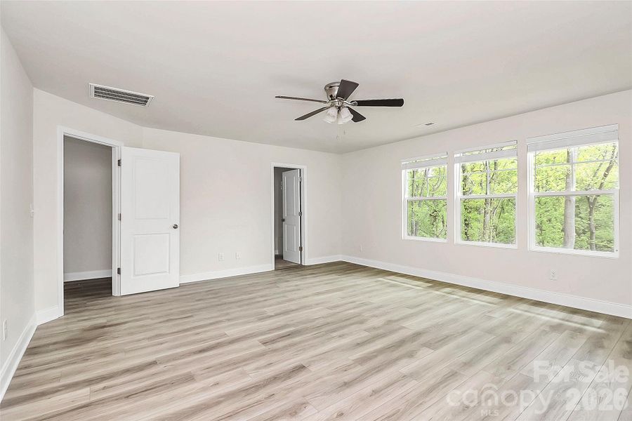 Spacious, unfurnished interior of a new home in , Monroe (Image 32).