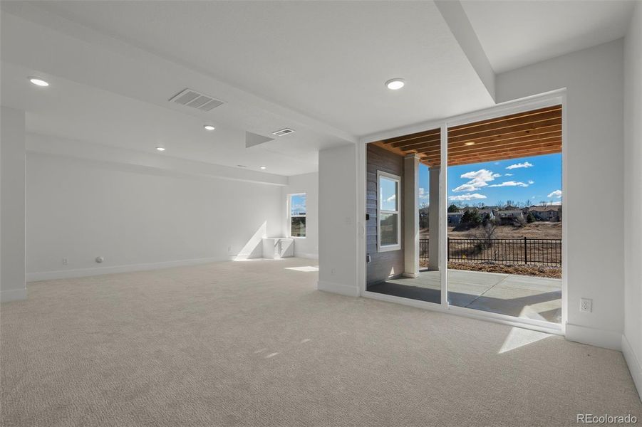 Spacious, unfurnished interior of a new home in Trailside at Cottonwood Creek, Colorado Springs (Image 23).