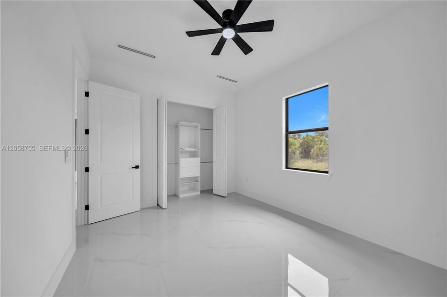 Spacious, unfurnished interior of a new home in , Lehigh Acres (Image 22).