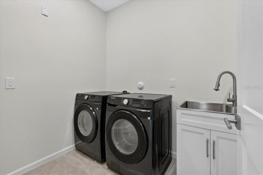 Close-up of interior finishes inside a home in , Seminole (Image 21).
