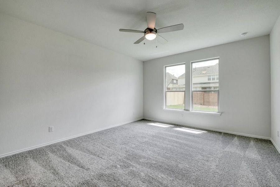 Spacious, unfurnished interior of a new home in River Bluff, Leander (Image 8).