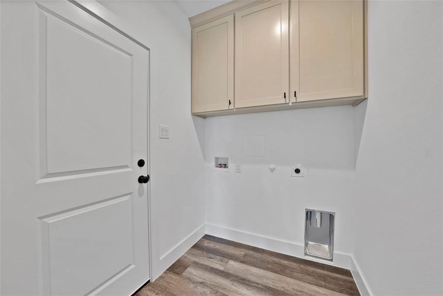 Spacious, unfurnished interior of a new home in , East Tawakoni (Image 14).