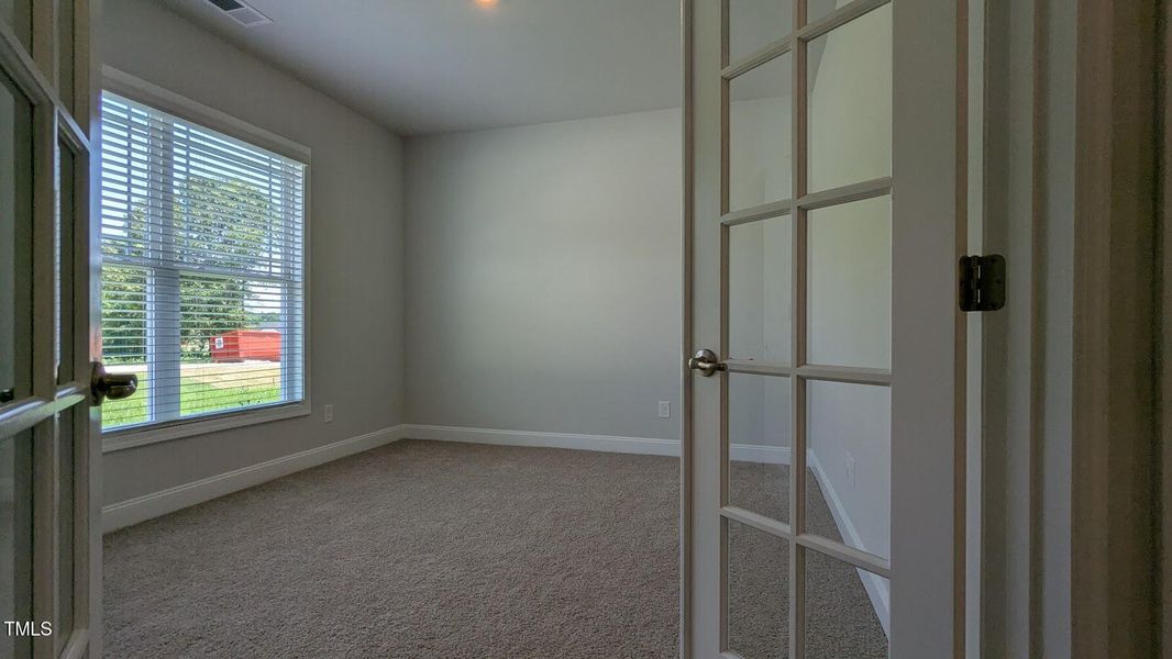 bedroom 4-glass double door