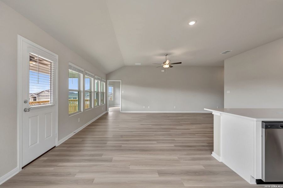 Spacious, unfurnished interior of a new home in Greenspoint Heights, Seguin (Image 34).