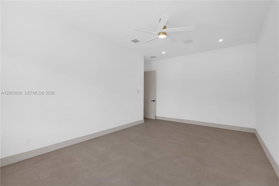 Spacious, unfurnished interior of a new home in , Southwest Ranches (Image 25).