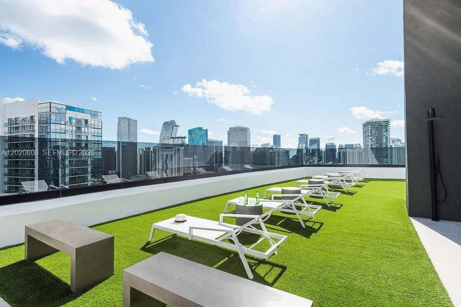 Condo located in Miami, FL showcasing its design and architecture (Image 11).