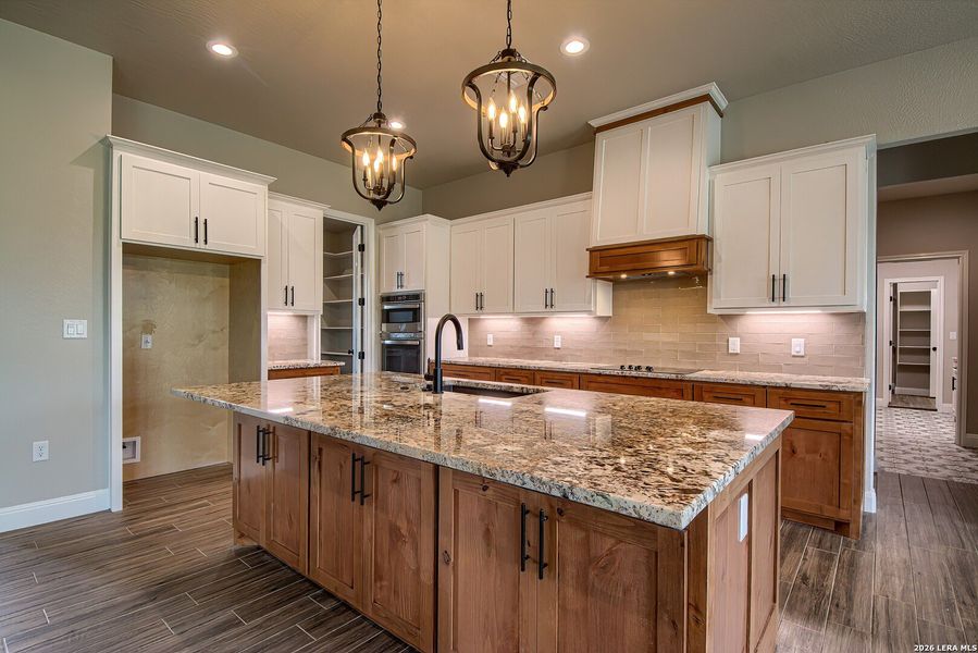 Furnished interior view inside a new home in , La Vernia (Image 6).