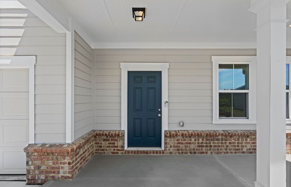 Exterior details and patio area of a home in Avery Ridge, Gainesville (Image 20). Exterior details and patio area of a home in Avery Ridge, Gainesville (Image 20).