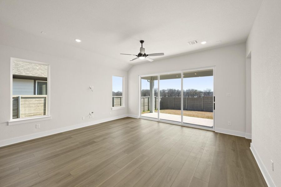 Spacious, unfurnished interior of a new home in Treeline, Justin (Image 20).