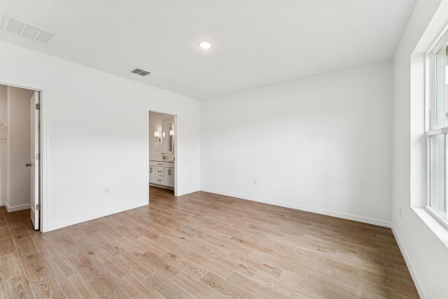 Spacious, unfurnished interior of a new home in Aspire at Palm Bay, Palm Bay (Image 22).