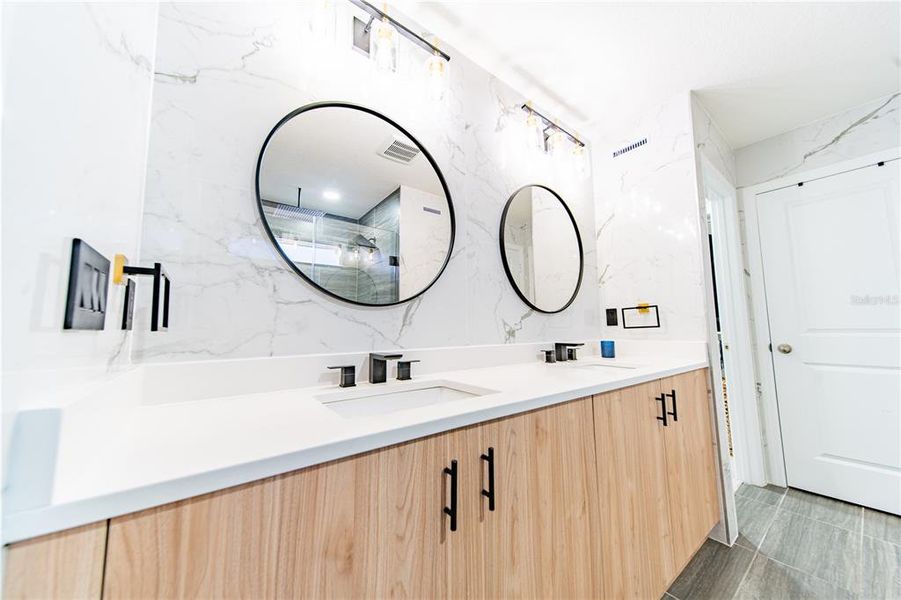 Furnished interior view inside a new home in , Kissimmee (Image 6).