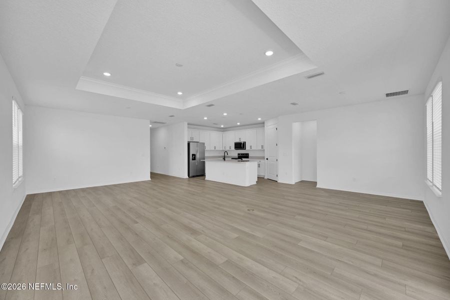 Spacious, unfurnished interior of a new home in Hyland Trail, Green Cove Springs (Image 23).
