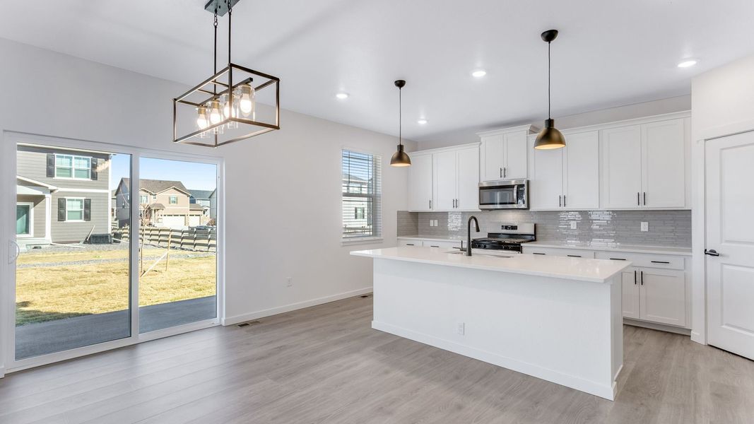 Representative furnished interior of a home built from the Calhan by D.R. Horton in Vantage, Berthoud (Image 8).