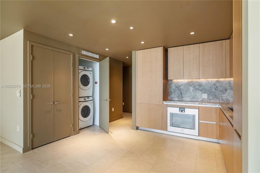 Furnished interior view inside a new home in Five Park, Miami Beach (Image 15).