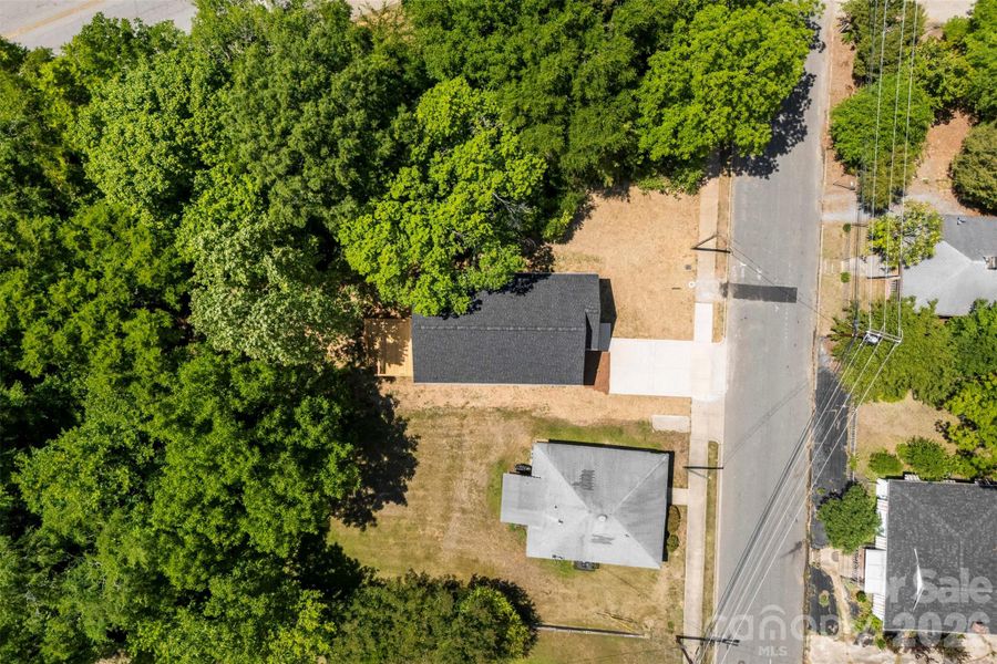 Image 33 of a home in .