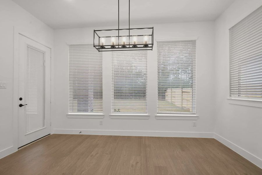 Spacious, unfurnished interior of a new home in Evergreen, Fulshear (Image 31).