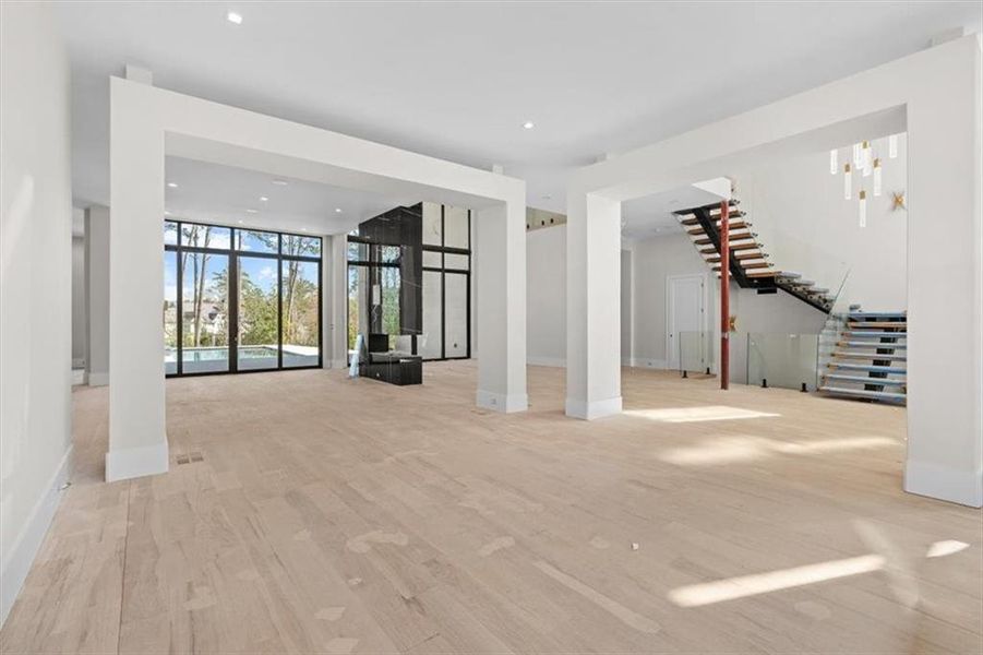 Spacious, unfurnished interior of a new home in , Marietta (Image 24).