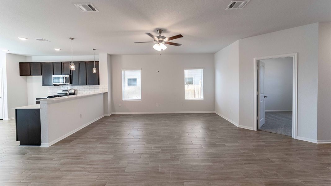 Spacious, unfurnished interior of a new home in Briarwood, Elgin (Image 10).