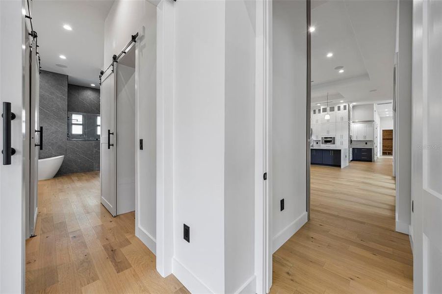 Spacious, unfurnished interior of a new home in , Tampa (Image 65). Spacious, unfurnished interior of a new home in , Tampa (Image 65).