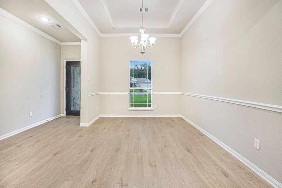 Image 17 of a home in Encino Estates.