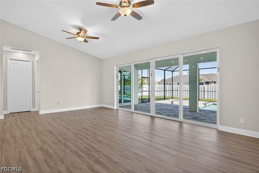 Spacious, unfurnished interior of a new home in Cape Coral, Cape Coral (Image 28).