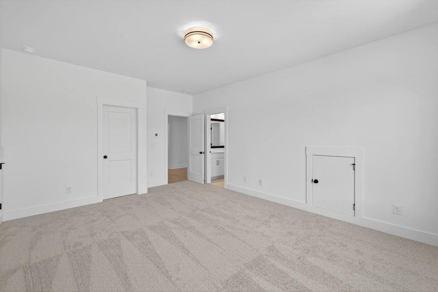 Spacious, unfurnished interior of a new home in Livingstone Park, Kennesaw (Image 19).
