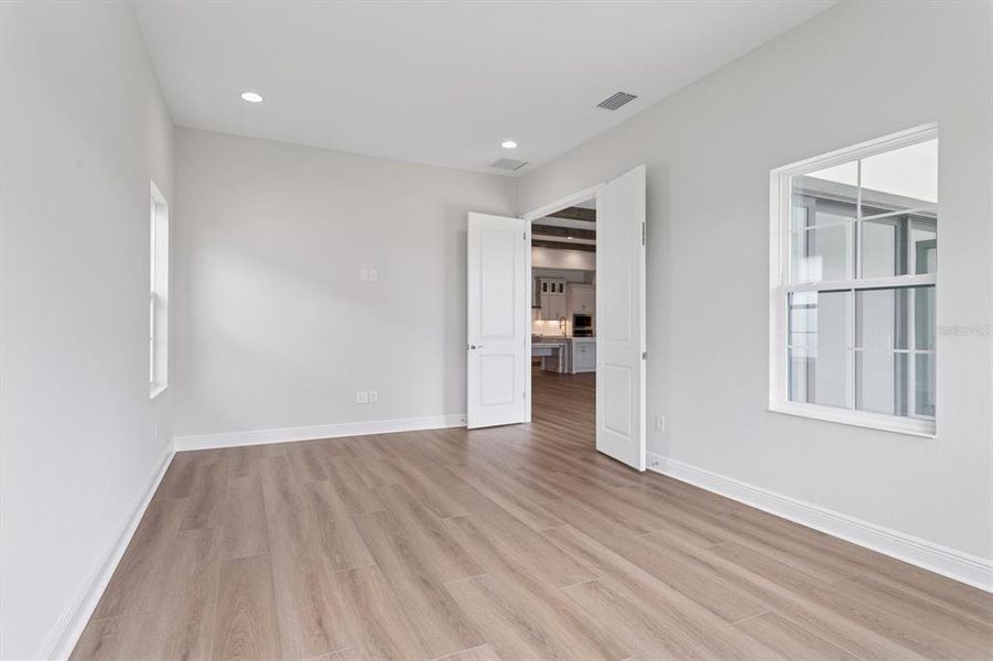 Spacious, unfurnished interior of a new home in Two Rivers, Zephyrhills (Image 17).