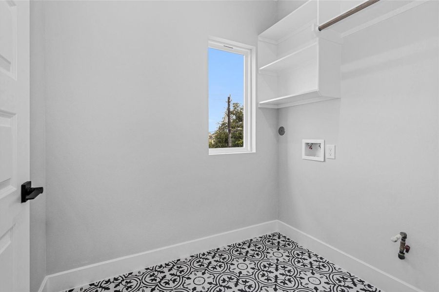 Spacious, unfurnished interior of a new home in , Houston (Image 24).