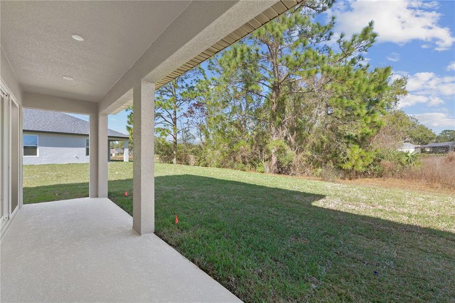Exterior details and patio area of a home in , Dunnellon (Image 2). Exterior details and patio area of a home in , Dunnellon (Image 2).