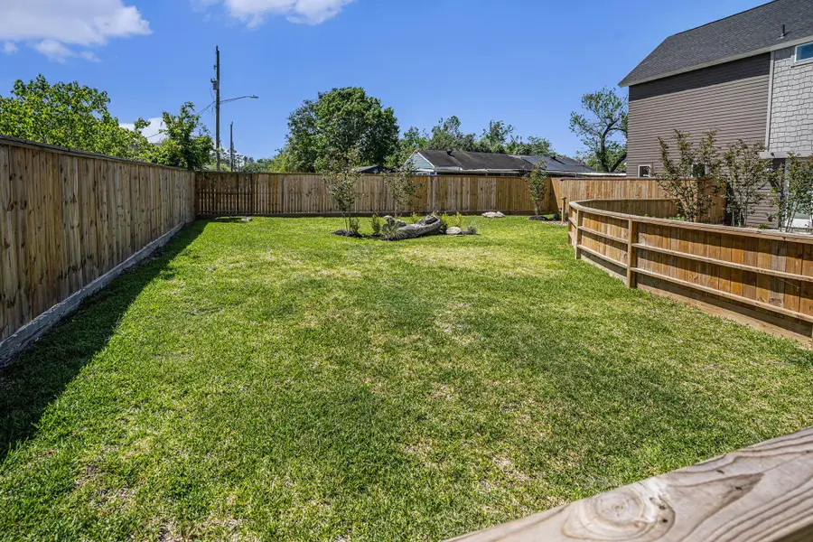 Dog park & Common area. Dog park & Common area.