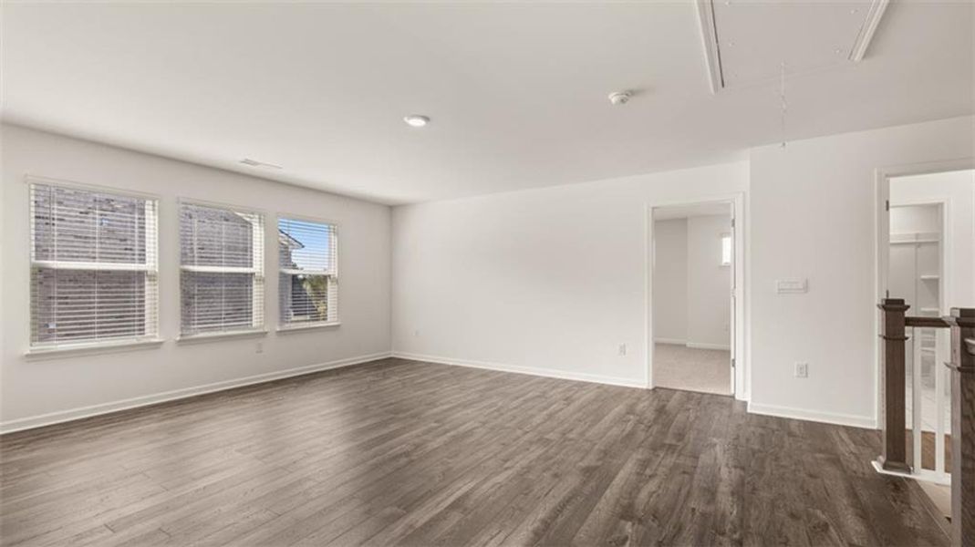 Spacious, unfurnished interior of a new home in Westland, Bogart (Image 28).