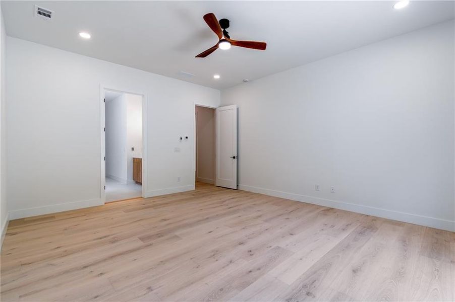 Spacious, unfurnished interior of a new home in , Gainesville (Image 22).