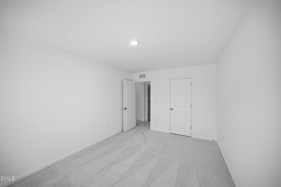 SUN_Everlee_Pic_CarsonII_QMI_230_Bed3_2o SUN_Everlee_Pic_CarsonII_QMI_230_Bed3_2o