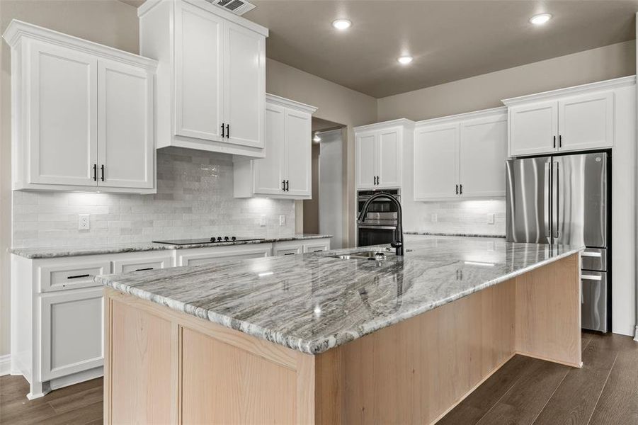 Furnished interior view inside a new home in , Gatesville (Image 14).