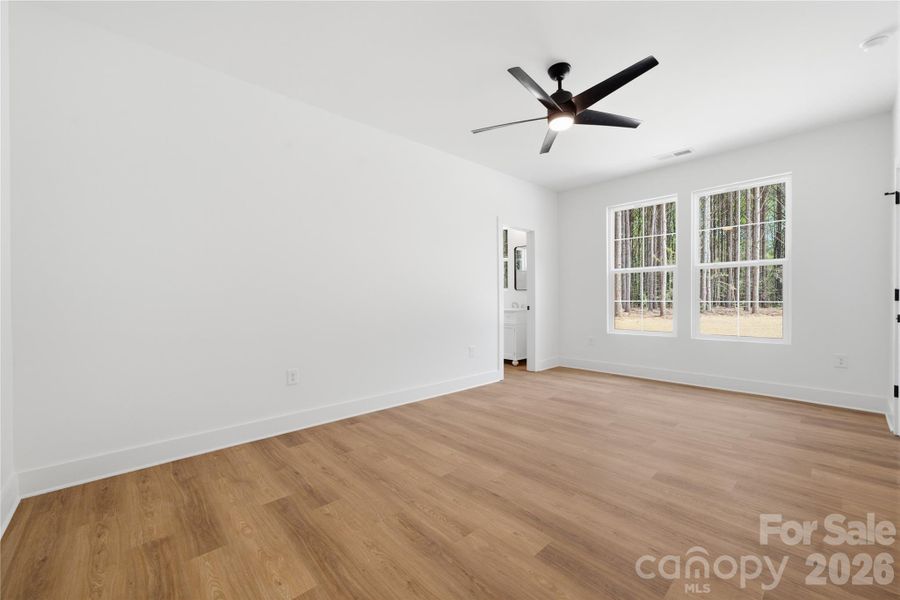 Spacious, unfurnished interior of a new home in , York (Image 32).