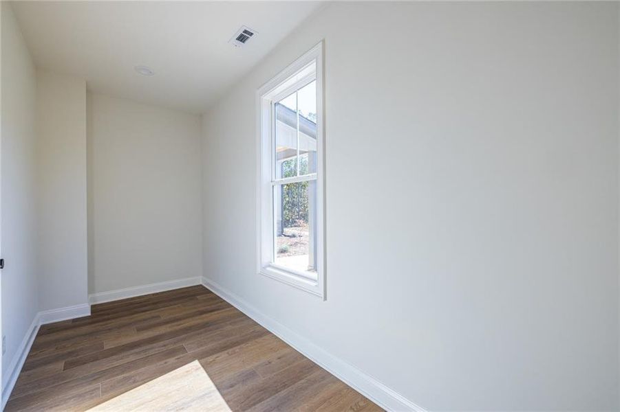 Spacious, unfurnished interior of a new home in , Dallas (Image 60).