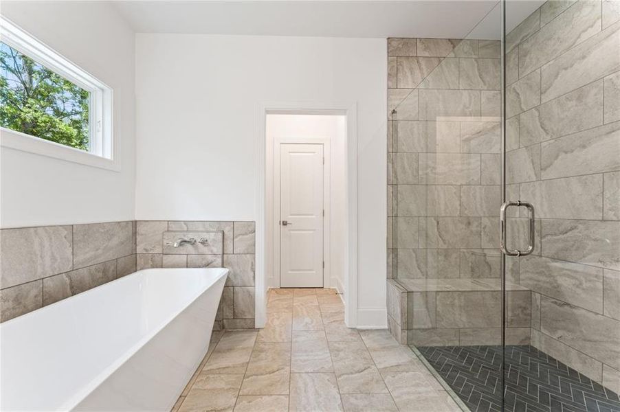 Furnished interior view inside a new home in , Dallas (Image 11).