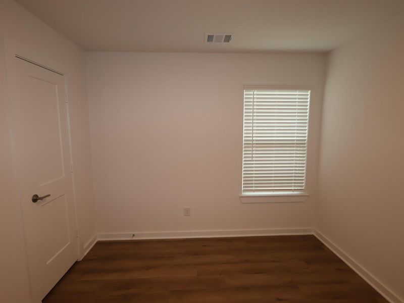 Spacious, unfurnished interior of a new home in Miller's Pond, Rosenberg (Image 20).