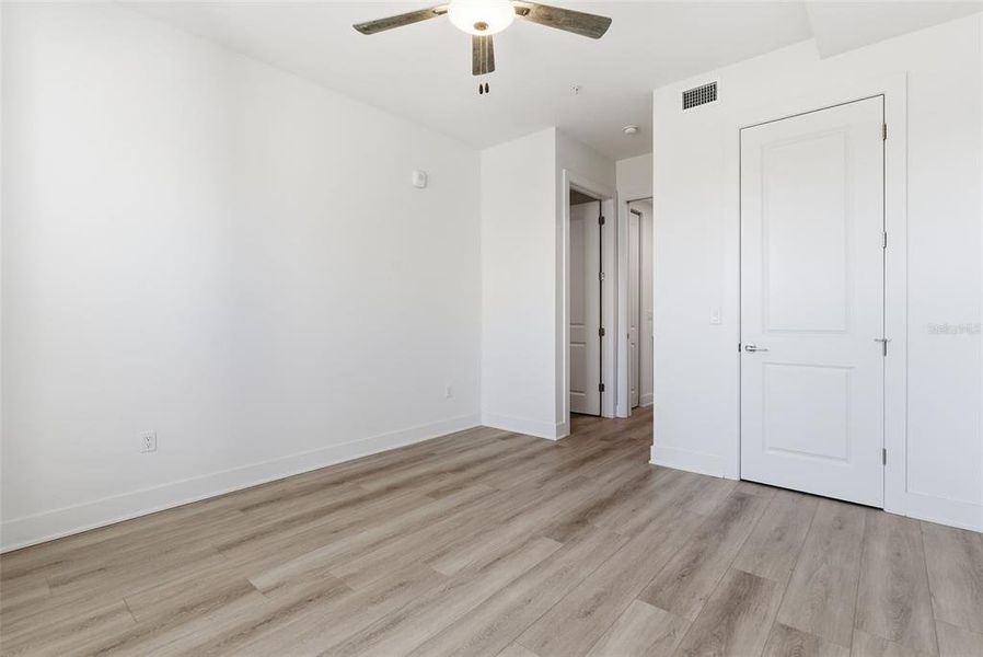 Spacious, unfurnished interior of a new home in Residences at Town Center, Madeira Beach (Image 22).