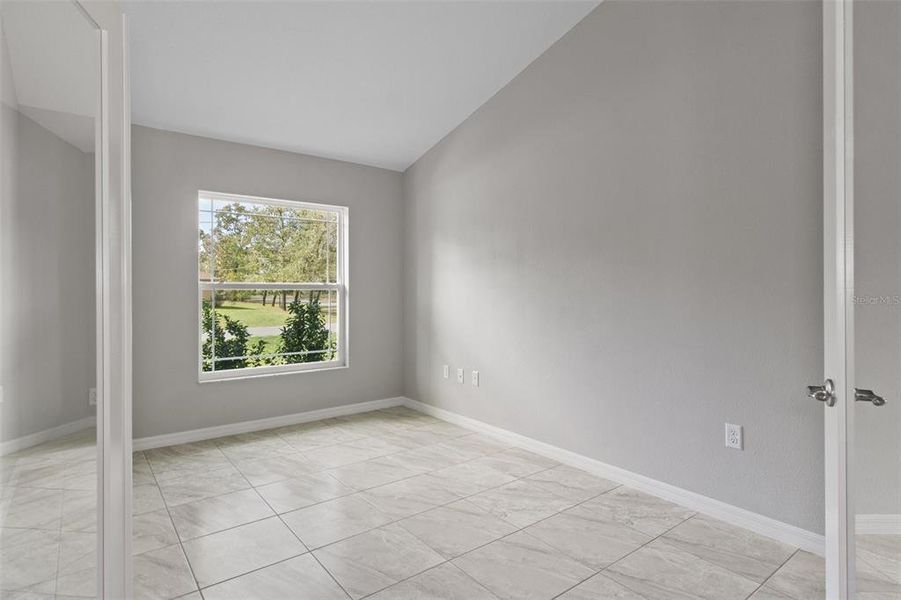 Spacious, unfurnished interior of a new home in , Homosassa (Image 24).