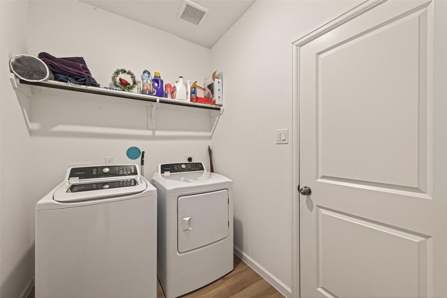 Furnished interior view inside a new home in Walnut Creek at Stone Creek: Fairway Collection, Rosenberg (Image 15). Furnished interior view inside a new home in Walnut Creek at Stone Creek: Fairway Collection, Rosenberg (Image 15).