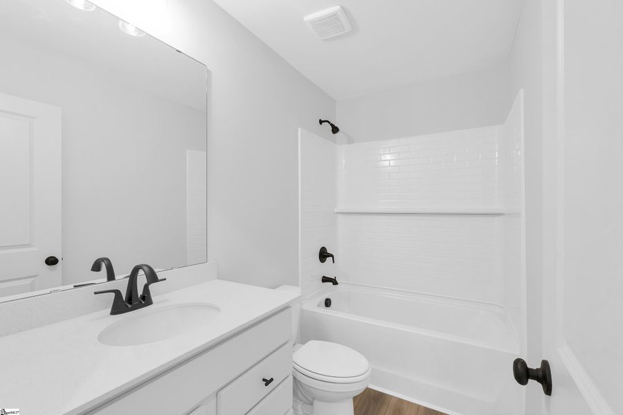 Furnished interior view inside a new home in Sedona, Greenville (Image 11).