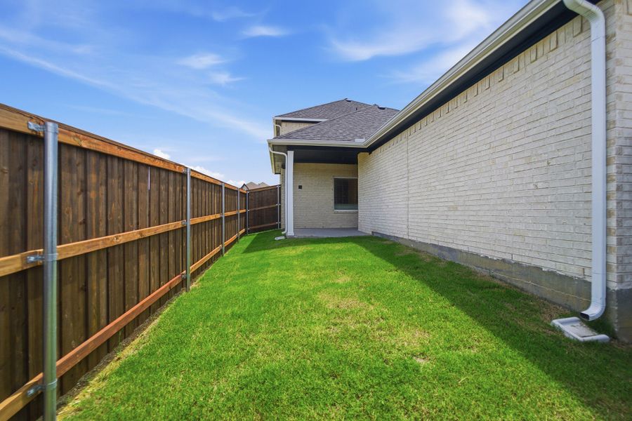 Exterior details and patio area of a home in La Terra, Celina (Image 4).